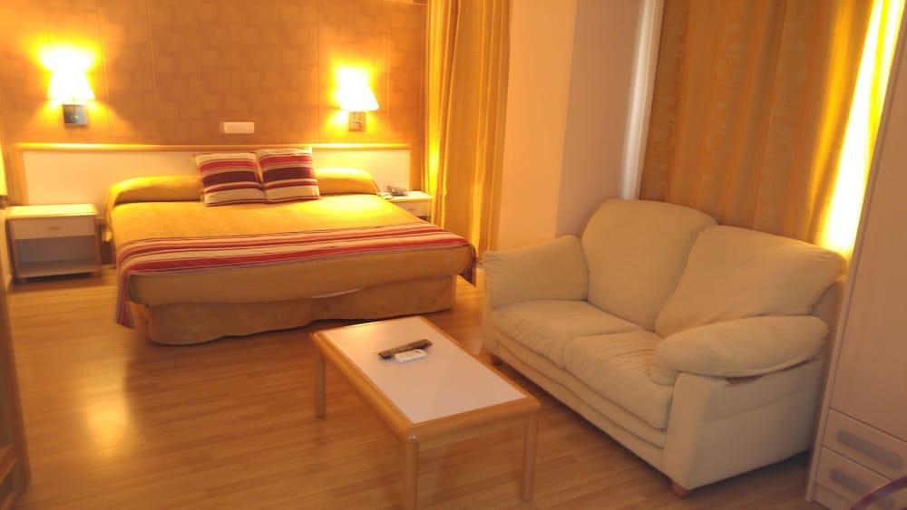 Hotel Verona Puertollano Exteriér fotografie